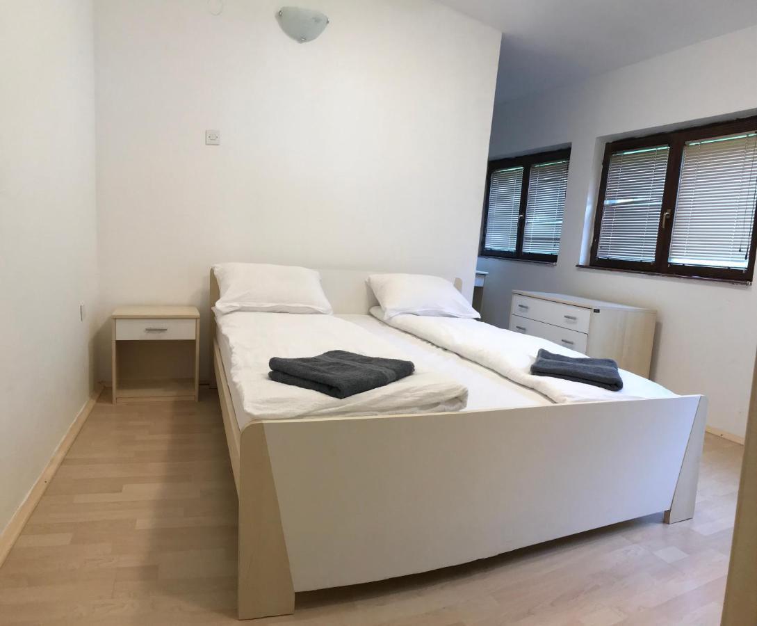 Apartmani Kosuta Tjentiste Esterno foto